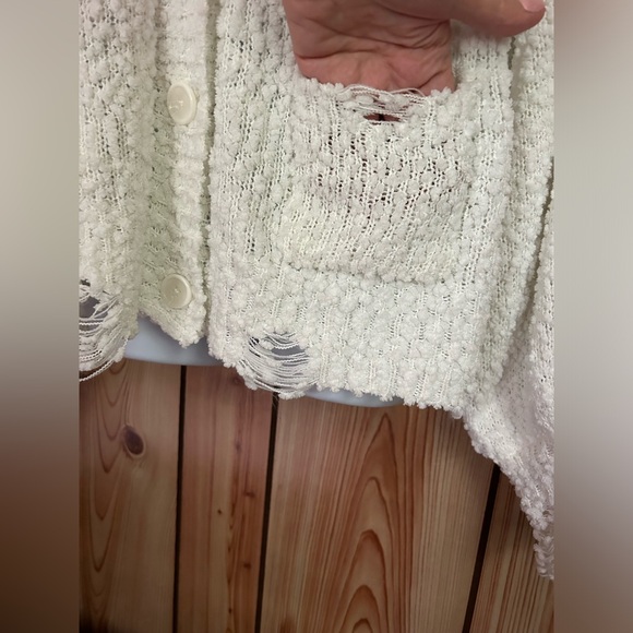 Cato Women’s white cardigan button up size L v-neck pockets sweater puff Sleeves - Picture 13 of 16